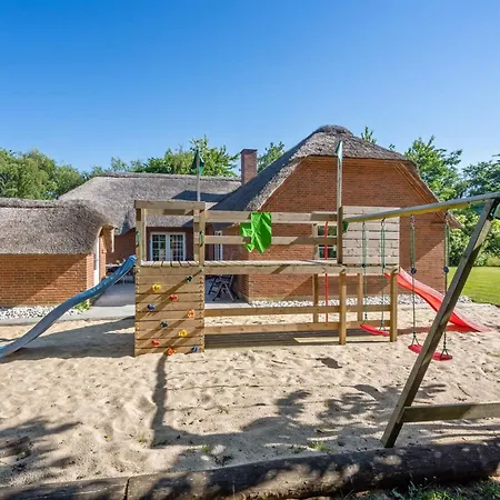 Thana - 1-4km From The Sea By Interhome *